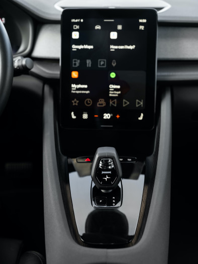 Der Polarstern ziert den Gangwahlhebel. (Bild: Polestar)